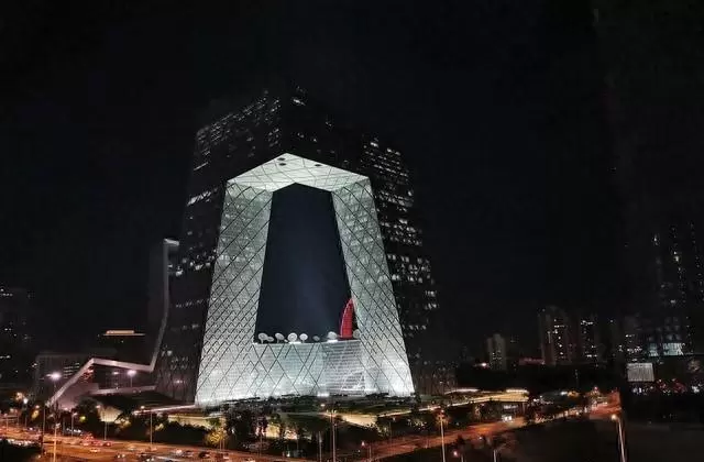 《奉陪到底》央八定档40集,王阳王骁演绎执行局兄弟反目 | 资讯配图 《奉陪到底》央八定档40集,王阳王骁演绎执行局兄弟反目 | 资讯配图