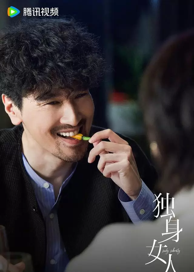 唐嫣赵又廷《爱情没有神话》央八开播，朱正廷卢洋洋《人间惊鸿客》爱奇艺上线 | 现场图