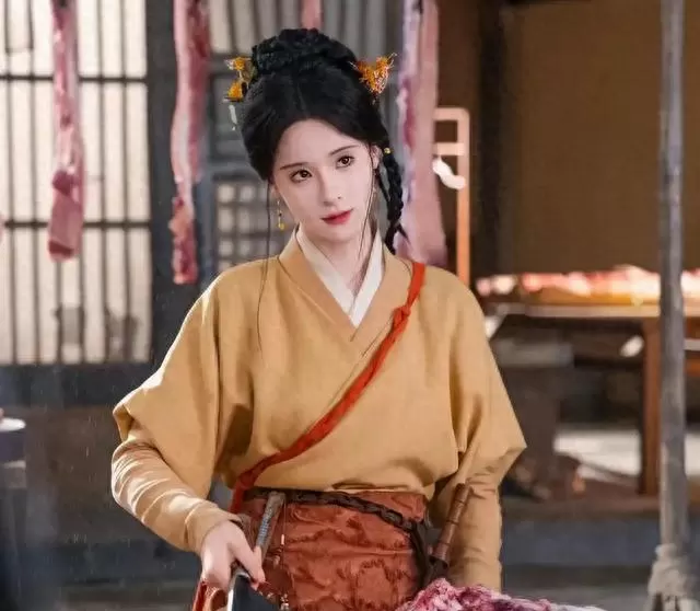 孟娜成短剧新一姐,《替嫁医妃》《报告医妃》稳居爆款序列 | 资讯配图 孟娜成短剧新一姐,《替嫁医妃》《报告医妃》稳居爆款序列 | 资讯配图