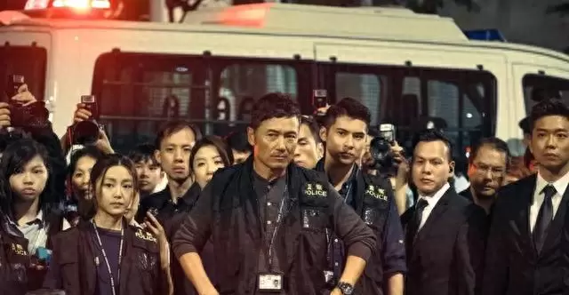苗侨伟67岁主演《重案解密》引观众两极反应 | 资讯配图