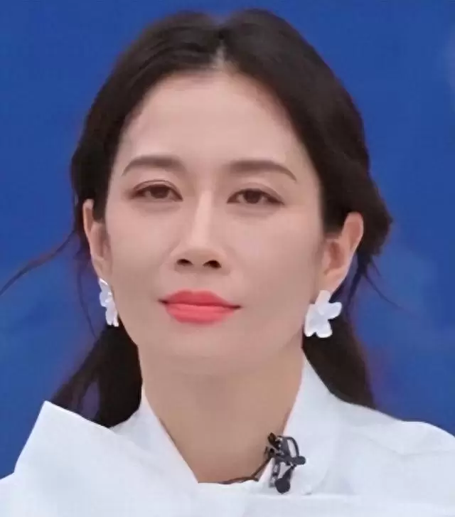 温峥嵘《乘风2026》二公五次自荐未获组队，训练时长排倒数20% | 资讯配图